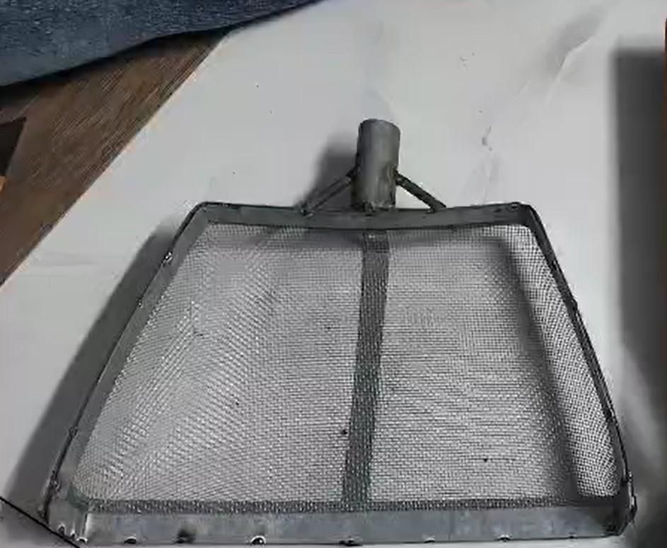 Heavy Shovel for Soil Lifting